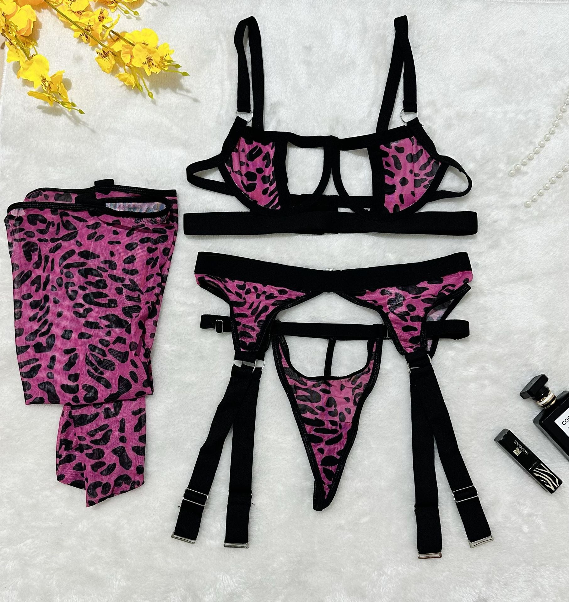 Ensemble quatre pièces de lingerie sexy à  léopard sauvage