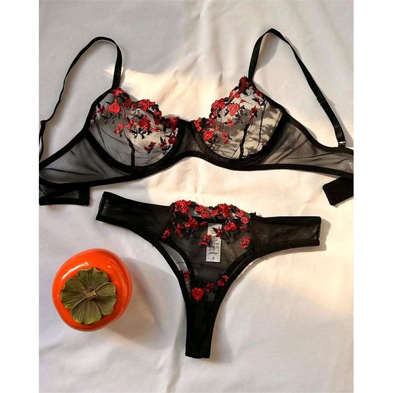 Ensemble deux pièces de lingerie transparente
